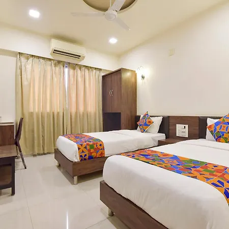 Fabhotel A1 Plaza-3